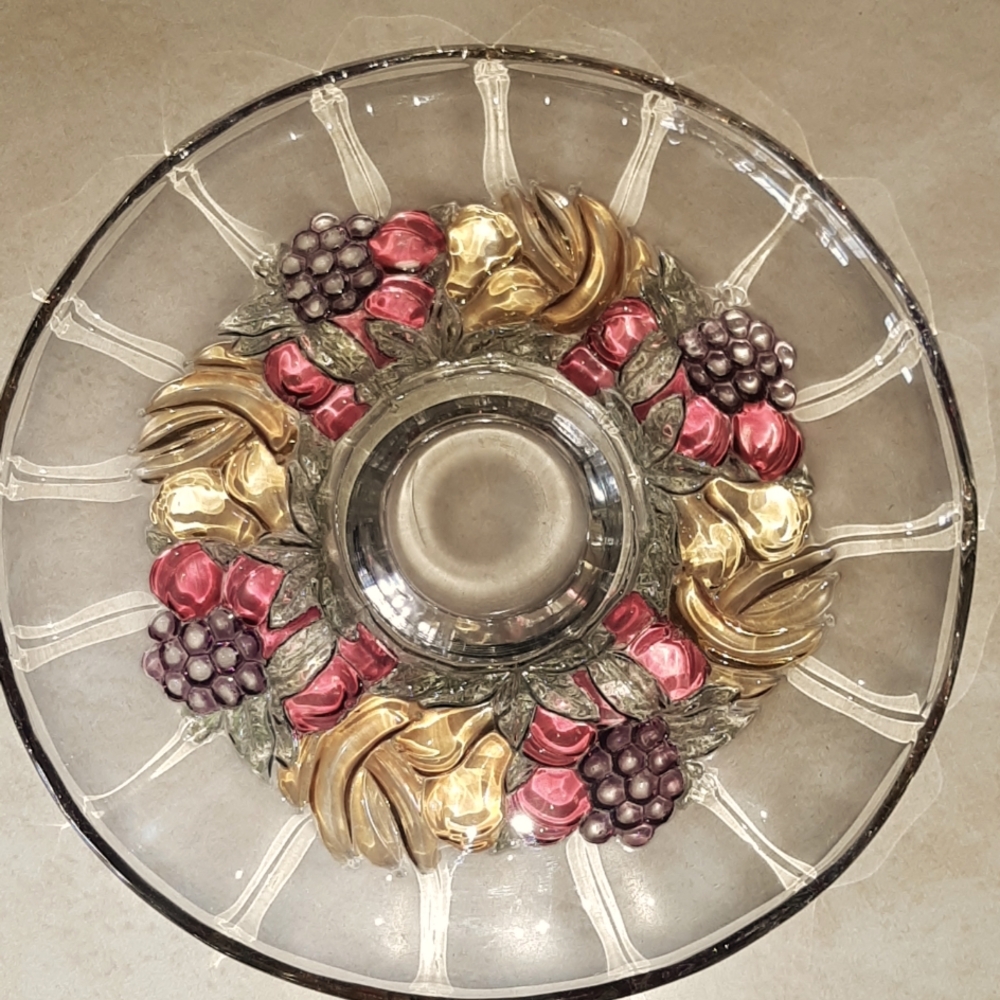 Pretty Vintage Serving Plate - Picture 1 of 4